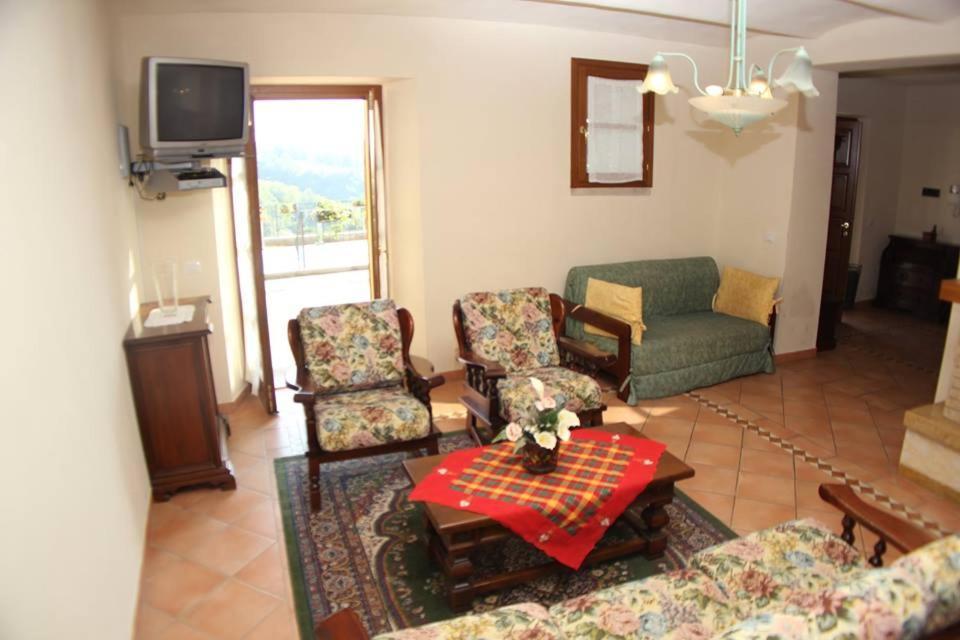 Residence Il Vigneto Lari Exteriör bild